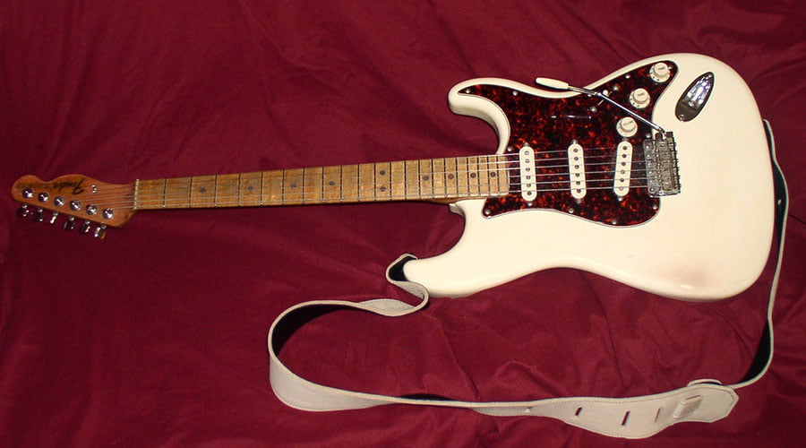 Stratocaster body with a Telecaster neck.